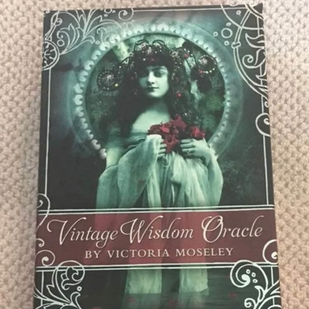 Vintage wisdom oracle deck